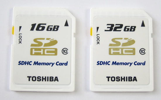 01SDHC_memory_card_Toshiba_.jpg